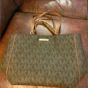 Michael Kors jet set east west signature bag gold detail brown and gold